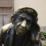 ...oder Kunstwerke wie die Statue des Stadtoriginals «Miljo» in Plovdiv.